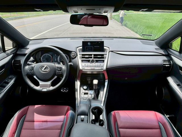 最便宜的F版 AWD 雙色內裝 賞車另有優惠  第10張相片