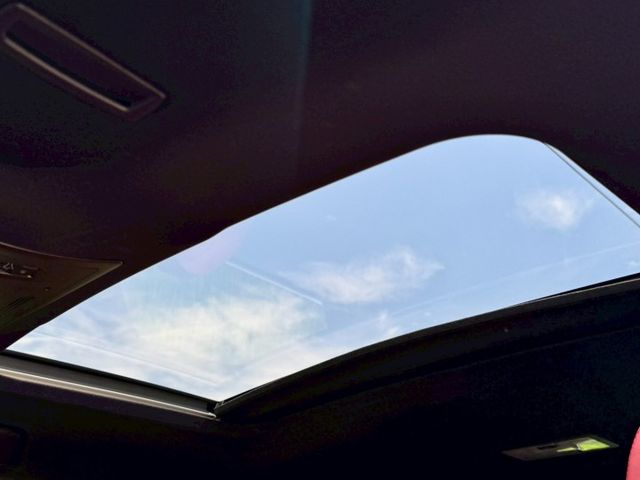 最便宜的F版 AWD 雙色內裝 賞車另有優惠  第19張相片