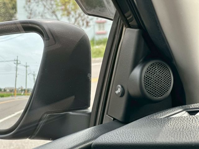 豪華版 雙環儀表板 garmin主機 6安全氣囊 賞車另有優惠價  第5張相片