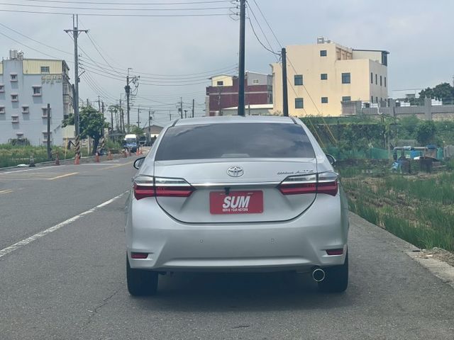 僅跑3萬 GARMIN導航主機 稀有尊爵版 電動椅 led頭燈 賞車另有優惠價  第4張相片