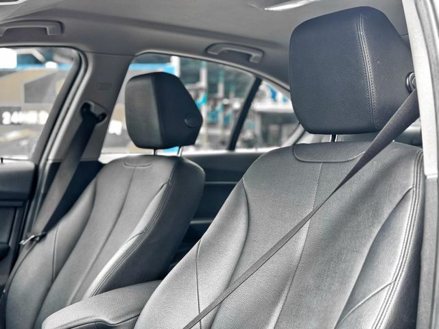 3 SERIES SEDAN F30  第8張相片
