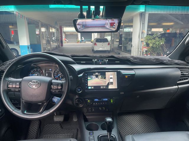 HILUX  第7張相片