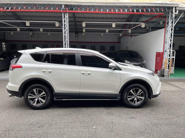 RAV4 2.0  第4張相片