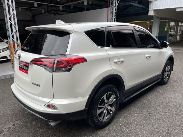 RAV4 2.0  第5張相片