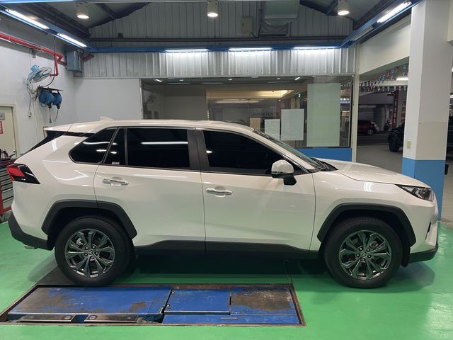 RAV4 2.0  第4張相片
