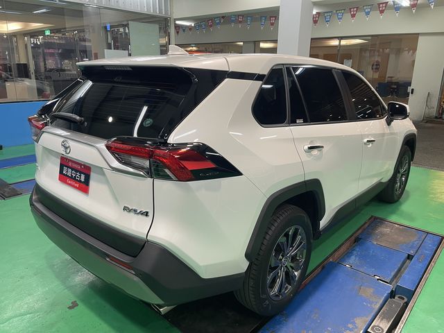 RAV4 2.0  第5張相片