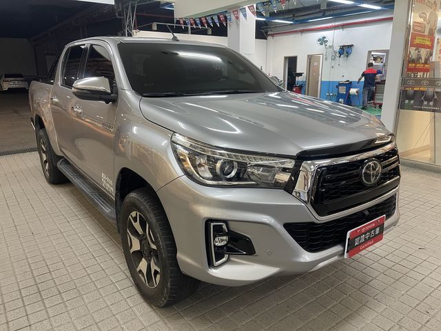 HILUX 2.8  第3張相片
