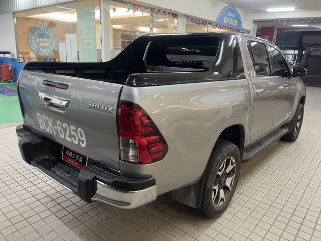 HILUX 2.8  第5張相片