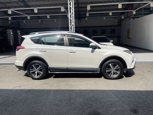 RAV4 2.5  第4張相片