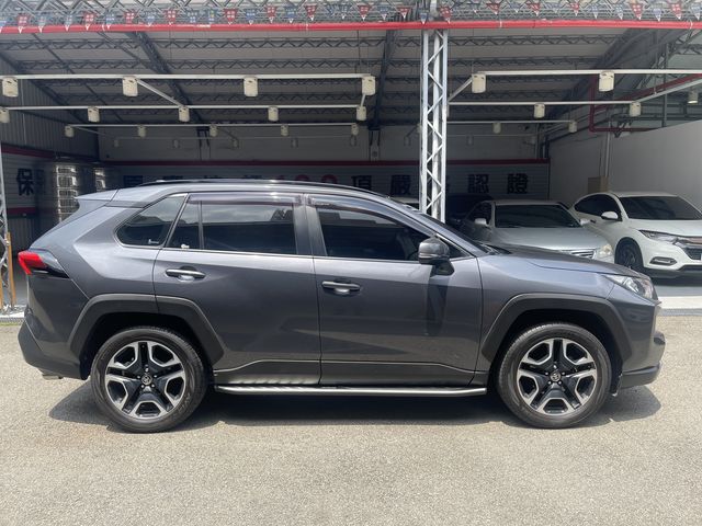 RAV4 2.0  第4張相片