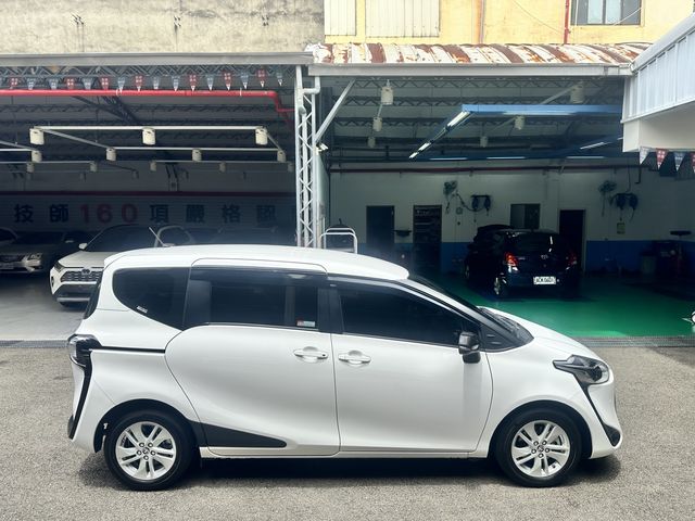 SIENTA 1.8  第4張相片