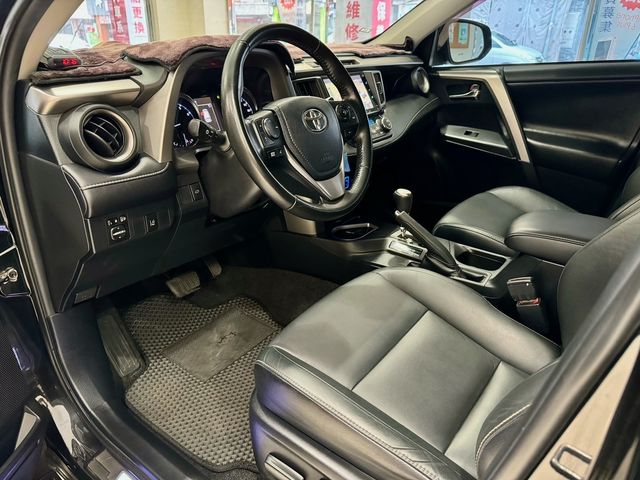 RAV4 2.5  第8張相片