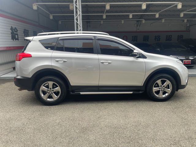 RAV4 2.0  第4張相片