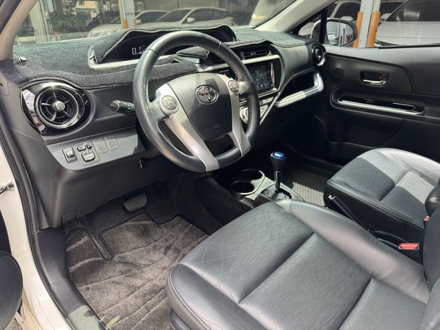 PRIUS C 1.5  第8張相片