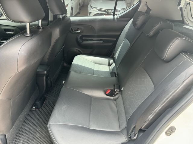 PRIUS C 1.5  第9張相片