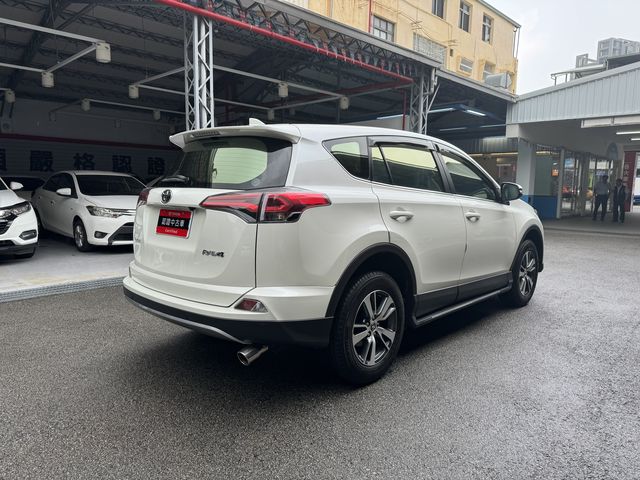 RAV4 2.0  第5張相片