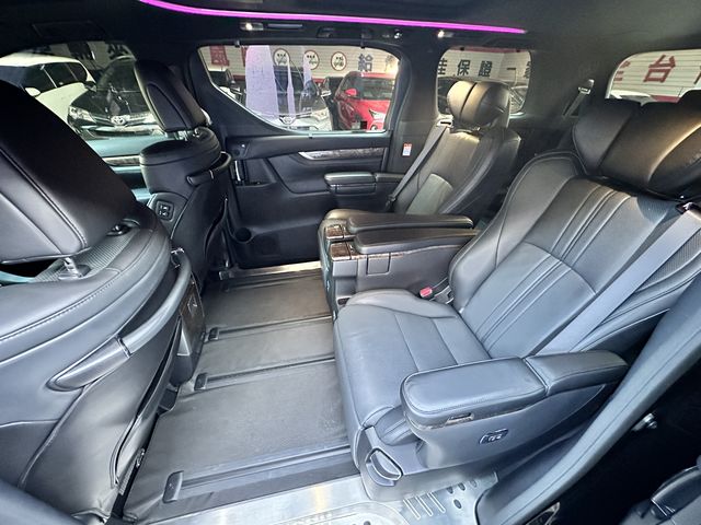 ALPHARD 2.5HV 4WD  第9張相片