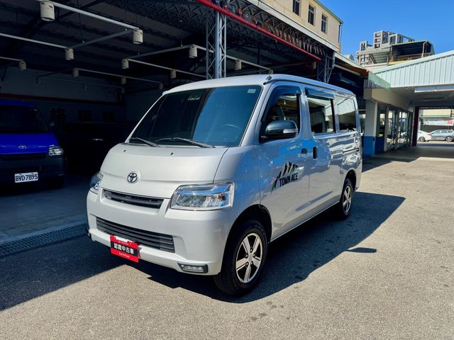 TOWN ACE VAN 5人  第1張相片