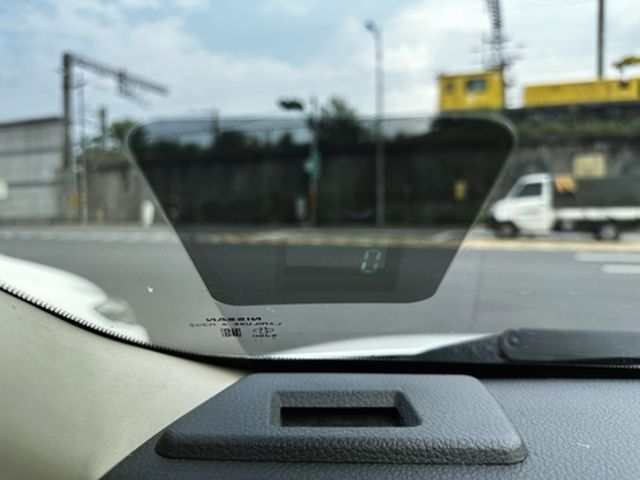 NISSAN日產 TIIDA  第19張相片