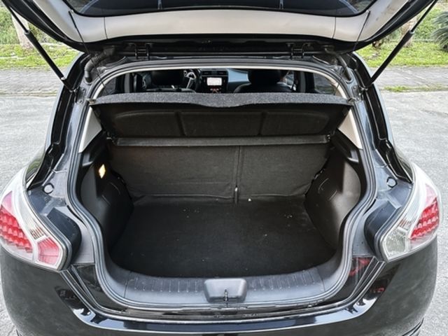 NISSAN日產 TIIDA  第9張相片