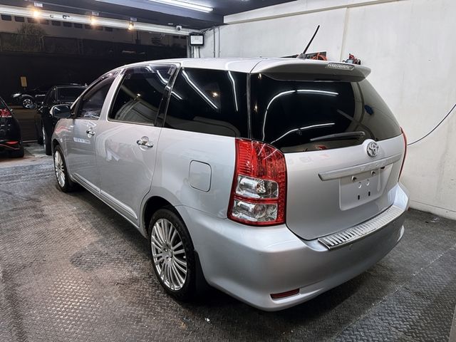 TOYOTA豐田 WISH  第4張相片