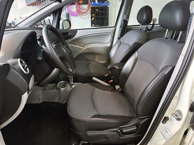 MITSUBISHI三菱 COLT PLUS  第13張相片