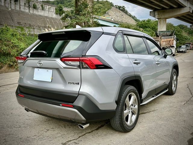 TOYOTA豐田 RAV4  第7張相片