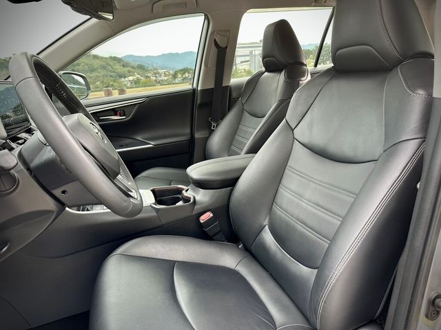 TOYOTA豐田 RAV4  第17張相片