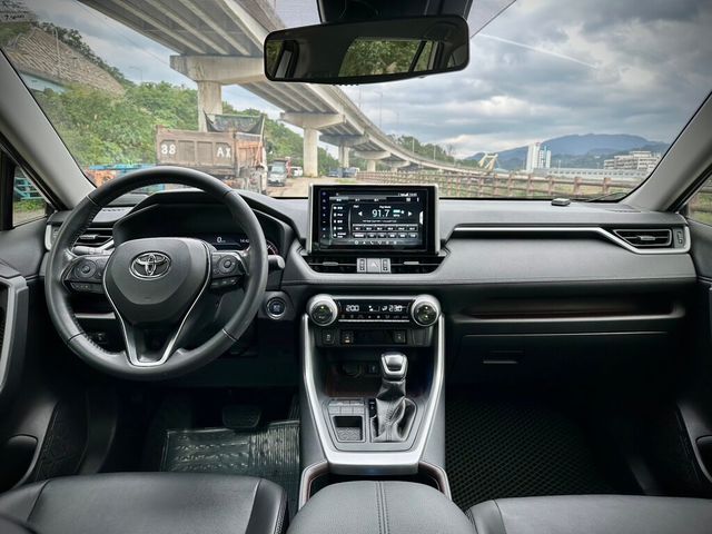 TOYOTA豐田 RAV4  第27張相片