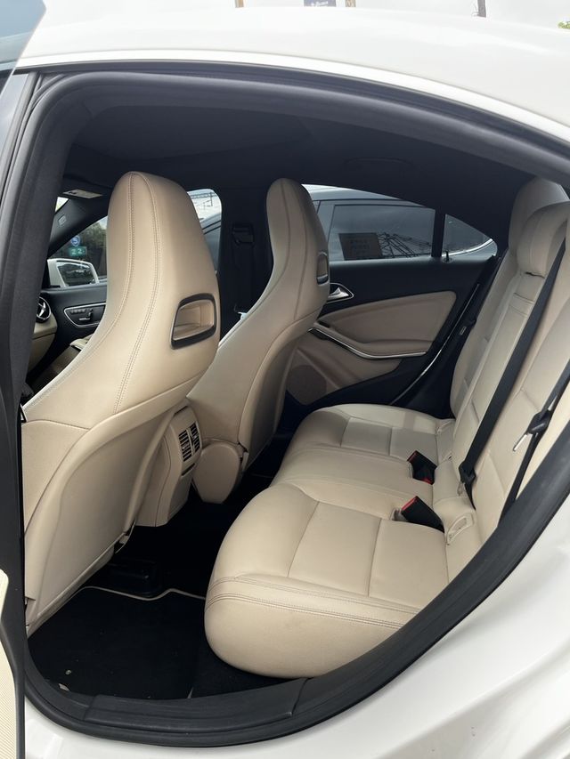 M-BENZ賓士 CLA250  第2張相片