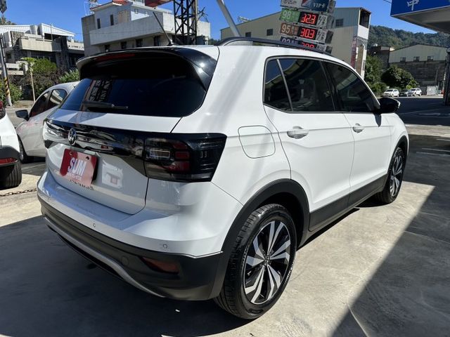 230 TSi Tech 新車價104.8萬 原鈑件 原漆 認證車 原廠保固到2027年8月 可全額貸  第4張相片