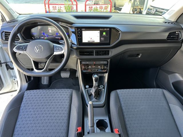 230 TSi Tech 新車價104.8萬 原鈑件 原漆 認證車 原廠保固到2027年8月 可全額貸  第10張相片