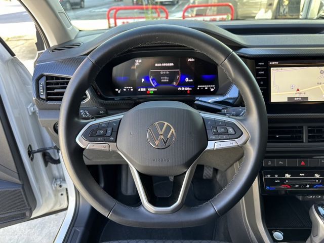 230 TSi Tech 新車價104.8萬 原鈑件 原漆 認證車 原廠保固到2027年8月 可全額貸  第11張相片