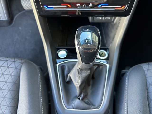 230 TSi Tech 新車價104.8萬 原鈑件 原漆 認證車 原廠保固到2027年8月 可全額貸  第13張相片