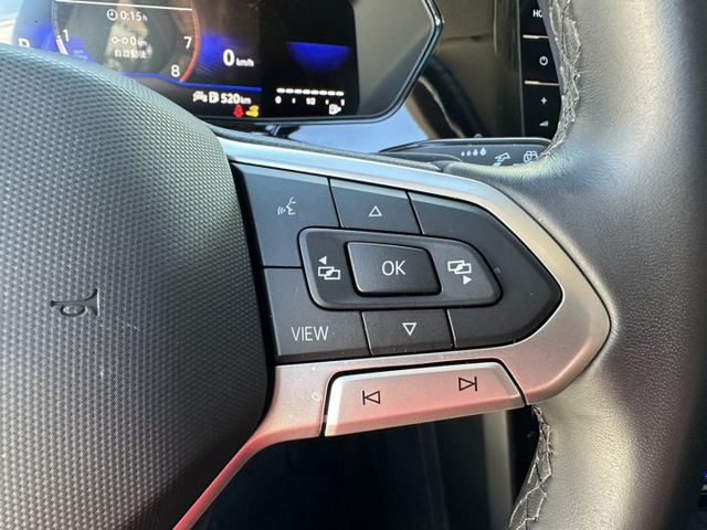 230 TSi Tech 新車價104.8萬 原鈑件 原漆 認證車 原廠保固到2027年8月 可全額貸  第16張相片