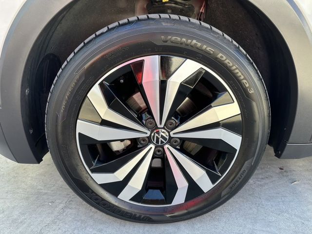 230 TSi Tech 新車價104.8萬 原鈑件 原漆 認證車 原廠保固到2027年8月 可全額貸  第20張相片