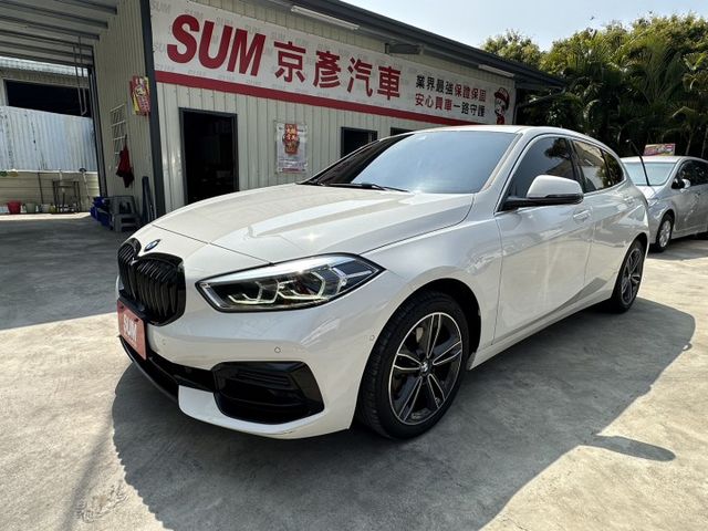 2020年領牌/總代理118i/5AS輔助駕駛/無線CarPlay/雙前座電動椅/電尾門/HK音響/氣氛燈/摸門/可全貸  第1張相片