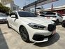 2020年領牌/總代理118i/5AS輔助駕駛/無線CarPlay/雙前座電動椅/電尾門/HK音響/氣氛燈/摸門/可全貸  第3張縮圖