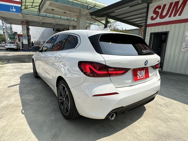 2020年領牌/總代理118i/5AS輔助駕駛/無線CarPlay/雙前座電動椅/電尾門/HK音響/氣氛燈/摸門/可全貸  第6張相片