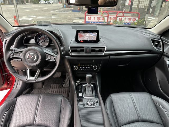 旗艦型 原廠保養/IKEY/摸門/恆溫/定速/導航/盲點/快撥/HUD抬顯/LED頭燈/BOSE音響/電動椅/保固1年  第10張相片