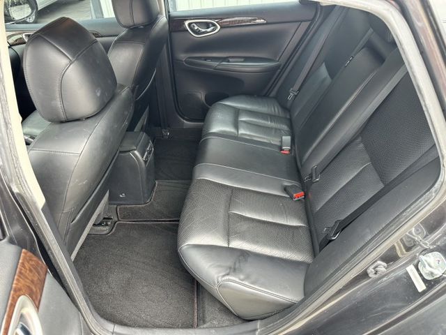 一手車 原鈑件 頂級 免鑰匙啟動 全新安卓系統 無線CarPlay 無任何待修 可全額貸款 保固一年  第9張相片