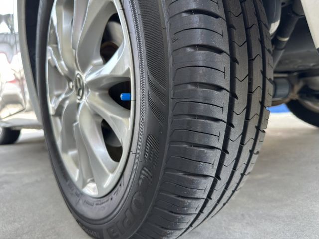 一手車 原版件 可認證 里程證8萬公里 內裝外表都漂亮 四條近全新輪胎 實車實價 可全額貸 保固一年  第18張相片
