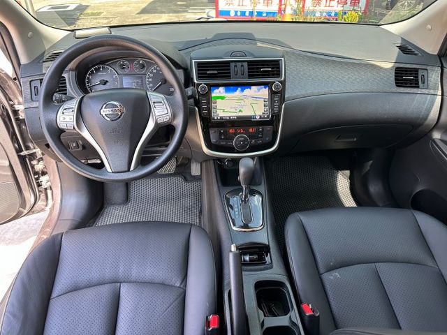 智能360版 超低里程僅跑2萬8千 IKEY/恆溫/定速/導航/盲點/360環景/CarPlay/抬顯 認證車 可全貸  第10張相片