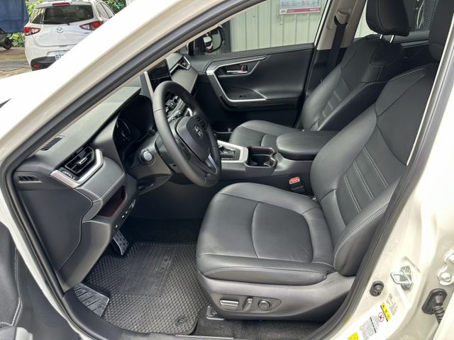 旗艦版 IKEY/摸門/盲點/導航/360環景/ACC跟車/CarPlay/記憶電動椅/腳踢電尾門 認證車 可全貸  第7張相片