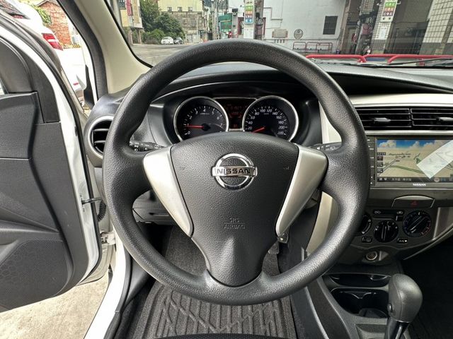 行家皮椅版 一手認證車 全車原版件 原廠保養 只跑6萬公里 可全額貸 保固2年  第11張相片