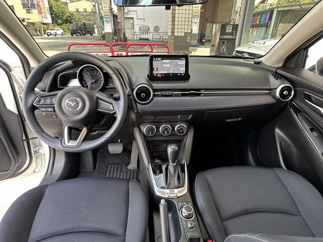 旗艦版 IKEY 摸門 盲點 CarPlay 前後錄紀錄器 一手認證車 里程保證只跑4.5萬公里 可全額貸款 保固1年  第10張相片