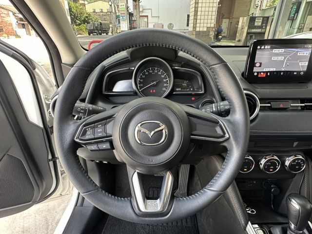 旗艦版 IKEY 摸門 盲點 CarPlay 前後錄紀錄器 一手認證車 里程保證只跑4.5萬公里 可全額貸款 保固1年  第11張相片