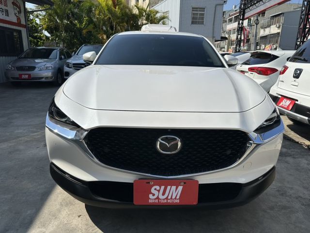 旗艦版 BOSE音響 電動椅 電動尾門 環景 盲點 ACC 換檔快撥 原鈑件認證車 可全貸 保固1年  第2張相片