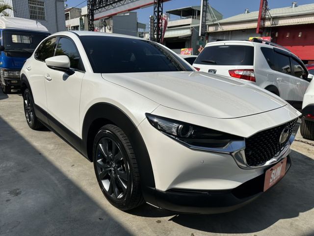 旗艦版 BOSE音響 電動椅 電動尾門 環景 盲點 ACC 換檔快撥 原鈑件認證車 可全貸 保固1年  第3張相片