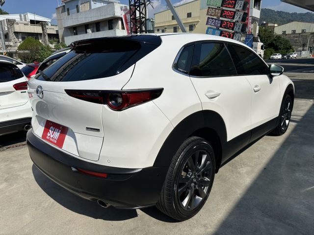 旗艦版 BOSE音響 電動椅 電動尾門 環景 盲點 ACC 換檔快撥 原鈑件認證車 可全貸 保固1年  第4張相片